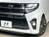 【LEDヘッドライト】悪天候や夜間走行時も良好な視界を確保し安心して運転できる高輝度LEDヘッドライトを装備!点灯速度が早く、消費電力も抑えられています。