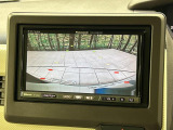【バックカメラ】駐車時に後方がリアルタイム映像で確認できます。大型商業施設や立体駐車場での駐車時や、夜間のバック時に大活躍!運転スキルに関わらず、今や必須となった装備のひとつです!