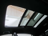 サンルーフ付きです。
