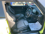 運転席は視界も良く、楽しく運転できます。