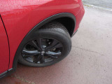 225/60R18タイヤ+専用アルミホイールです。スタッドレスタイヤや各種オプションのご注文も承っております(^^)/ ※外装に使用に伴うキズが少しございます。