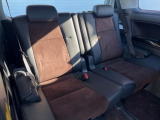 3列目シートはもちろん状態良好☆大人でもゆったりと座って頂けますので、大人数でのお出かけもラクラクです♪ご家族で、気の知れた仲間で、ドライブに行くのが楽しみですね♪