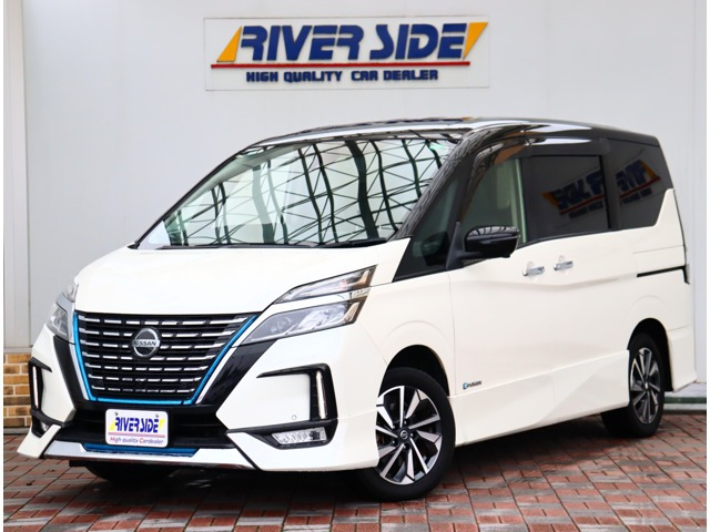 セレナ 1.2 e-POWER ハイウェイスター V 防水シート 純正10型ナビ 11型フリップダ