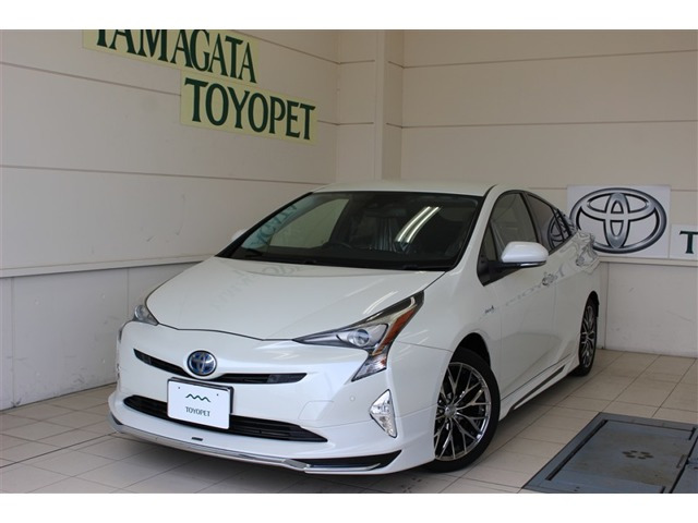 プリウス1.8 A プレミアム E-Four 4WD