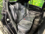 後部座席も気になるようなキズ・汚れやへたり等、大きなダメージはなく、良好な状態です。