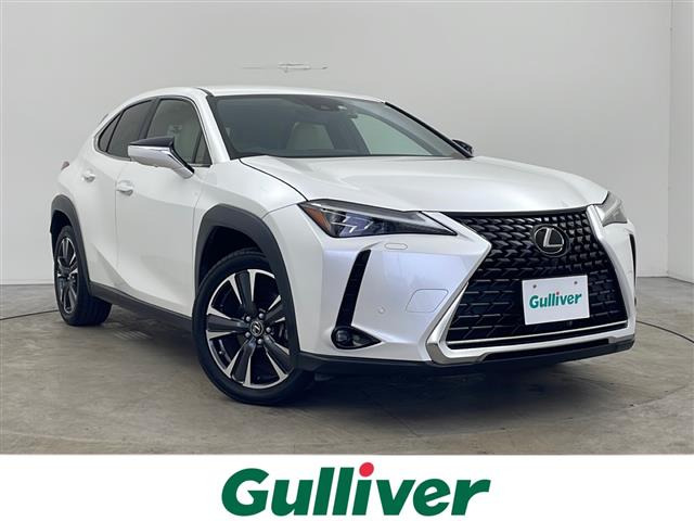 UX250h バージョンL 4WD本革シート