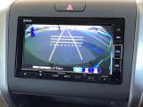 バックも安心のバックカメラ付いています。バックカメラがあると、いつでも安全にバックできますね。死角も減ります。