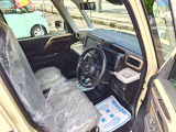 【届出(登録)済未使用車とは】自動車の分類では「新車」「中古車」この2種類しかありません。走行距離が100km未満かつ初度登録または初度届出された車両を「届出(登録)済未使用車」と呼んでいます。