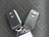 キーをポケットに入れたままでもエンジンON/OFF、ドア施錠/開錠可能♪便利なスマートキー付です♪