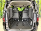 普段のお買い物や通勤、送迎等に十分な荷室スペースを確保しております。セカンドシートを倒すと、大きな荷物の積載も可能です♪