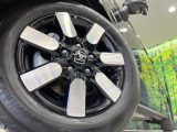 【純正15インチアルミホイール】外観にマッチした純正アルミホイールを装着しております。各種社外アルミホイールや、スタッドレスタイヤも取扱いしております。是非ご相談ください♪