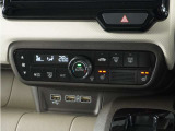 ◆オートエアコン装備◆ お好みの温度を設定をするだけで、後は、自動で風量を調節してくれます!快適にドライブが楽しめます。