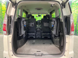 普段のお買い物や通勤、送迎等に十分な荷室スペースを確保しております。セカンドシートを倒すと、大きな荷物の積載も可能です♪