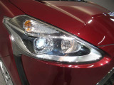 LEDヘッドライトです。デザイン性がよくとても明るいので、夜間の走行や悪天候でも安心です。しかも長寿命!
