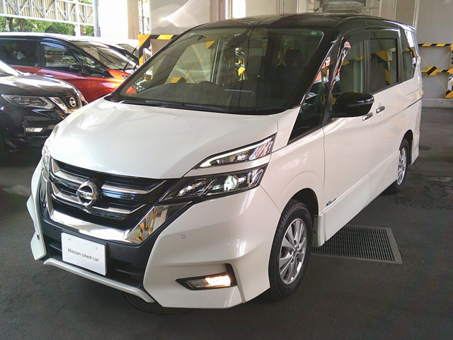 セレナ2.0 ハイウェイスター プロパイロット エディション 4WD