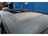 サンルーフからの太陽光により車内が明るくなることで解放感を感じることが出来ます!ルーフラックなどのカスタムも可能にです☆
