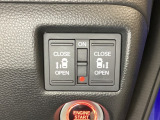 リアドアは乗り降りに便利な両側電動スライドドアです。また運転席に座っていながらスイッチ操作で自在にスライドドアを開け閉めできます。