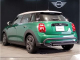 【ゴーカートフィーリング】入り組んだ細い街中でも何のストレスもなく走るMINIはまるでゴーカートに乗っているかのような乗り味で非常に特徴的で唯一無二です!!
