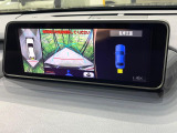 【パノラミックビューモニター】専用のカメラにより、上から見下ろしたような視点で360度クルマの周囲を確認することができます☆死角部分も確認しやすく、狭い場所での切り返しや駐車もスムーズに行えます。
