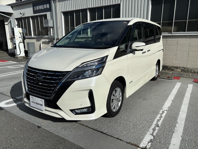 セレナ2.0 ハイウェイスター V 4WD