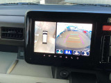 【全周囲モニター】  とても分かりやすい、クルマの上から見下ろしたような映像で、駐車サポートをしてくれます。