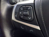 ステアリングスイッチ装備!運転しながら手元でオーディオの操作などができます。