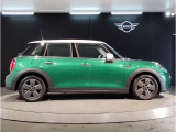 【MINI認定中古車】MINIのご購入はぜひMINI正規ディーラーで!メーカー基準の納車前点検整備を全車実施。規定整備を実施された車両にのみ付帯出来る全国保証。