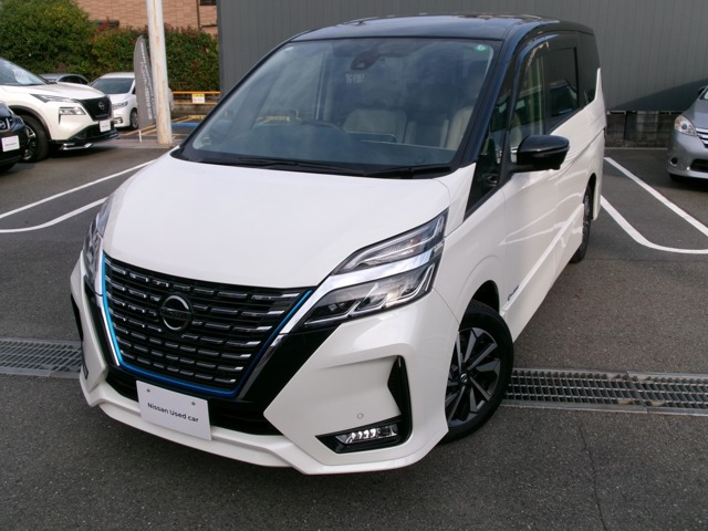セレナ 1.2 e-POWER ハイウェイスター V