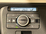 快適装備のオートエアコン♪ 温度設定をすれば、自動で車内の温度管理をしてくれる優れ物です☆彡