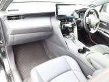 高品質カークリーニング ピカピCar 外装・内装、岐阜トヨペットの専門スタッフがシートもカーペットも綺麗に洗浄済み!プロの仕上げを是非ご確認下さいませ。