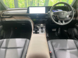 クラウンクロスオーバー 2.5 G アドバンスト レザー パッケージ E-Four 4WD 