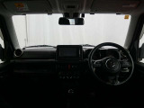 見通しのよいすっきりとした視界で、誰でも運転しやすいです。運転のしやすさは疲れにくさにも繋がりますよ♪