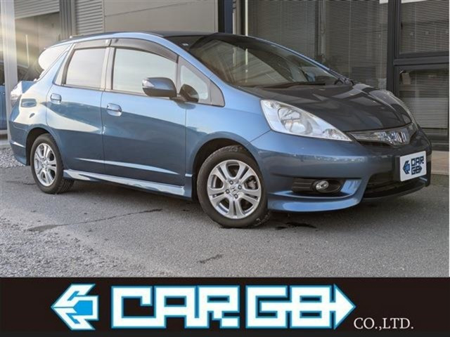 フィットシャトルハイブリッド 1.3 ナビプレミアムセレクション