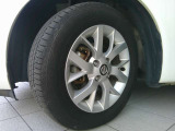 純正アルミホイールを装備しております。