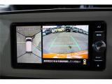 全周囲モニター付で、車庫入れも駐車もラクラクです。