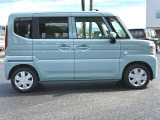 【届出(登録)済未使用車とは】自動車の分類では「新車」「中古車」この2種類しかありません。走行距離が100km未満かつ初度登録または初度届出された車両を「届出(登録)済未使用車」と呼んでいます。