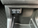 スマホなどの充電やカーアクセサリーへの給電などに便利なUSB充給電ソケットを装備!