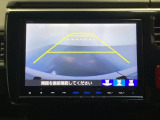 バックでの車庫入れも安心です! リアカメラが付いているバックモニター付のナビを装備しております。操作線もついており距離感も画面から確認できます。