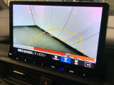 バックギアに入れるだけで自動でリヤカメラに切り替わります!車庫入れやバックが苦手な方にオススメ!