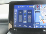 左右独立温度コントロールフルオートエアコンです。運転席、助手席それぞれで独立して温度設定ができます。冷え性の方が乗っても安心ですね♪