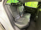 後部座席も気になるようなキズ・汚れやへたり等、大きなダメージはなく、良好な状態です。