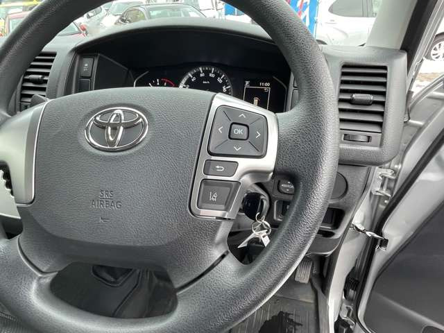 トヨタ ハイエースバン 2.8 DX ルートバン ロング ディーゼル 4WD の