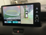 ガイドライン付きバックモニターで車庫入れも安心。知らない道でも安心して楽しくお出かけができます