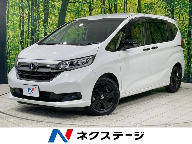 フリード1.5 G ブラックスタイル