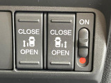 【両側パワースライドドア】スマートキーや運転席のスイッチで後席両側スライドドアの開閉が可能♪電動だから力を入れてドアを開ける必要が無く、小さなお子様でも簡単に開け閉めでき快適です♪