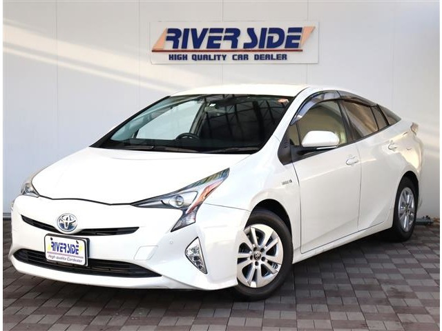 トヨタ プリウス 1.8 S