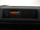 ラジオが標準装備されています。