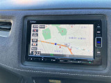 純正ナビを装備。タッチパネル式で使いやすく、お出かけもラクラクです。