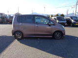 お車は買って終わりではありません。なぜなら車は壊れないという事がないからです。「安さ」だけでなく「安心」=購入後の点検・修理・トラブル対応こそ私達の強みです。