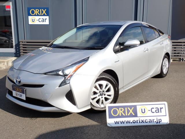 プリウス1.8 Eメモリナビ・バックカメラ・ETC・CD・DVD・